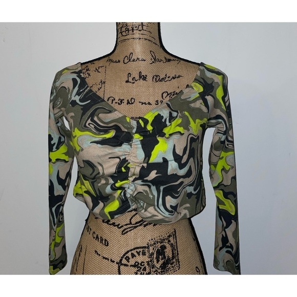 H&M Tops - H & M Ribbed Off The Shoulder Crop Top